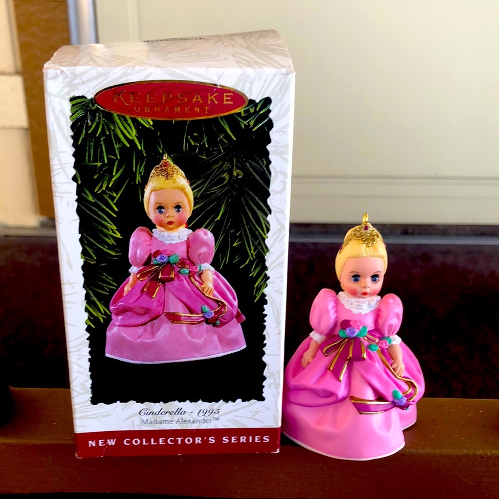 New - Hallmark Vintage Cinderella/1995 Madame Alexander Collectors Ornament